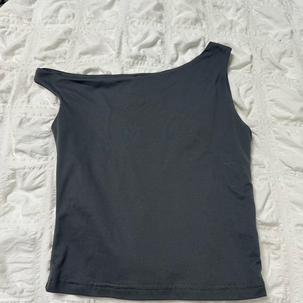 Basic Gray Top - Picture 2 of 3